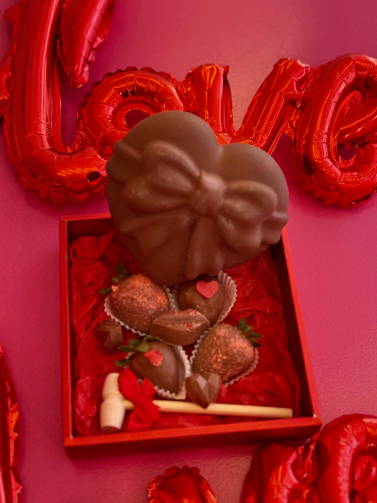 Chocolate Smash Heart with Chocolate-Dipped Strawberries ππ«