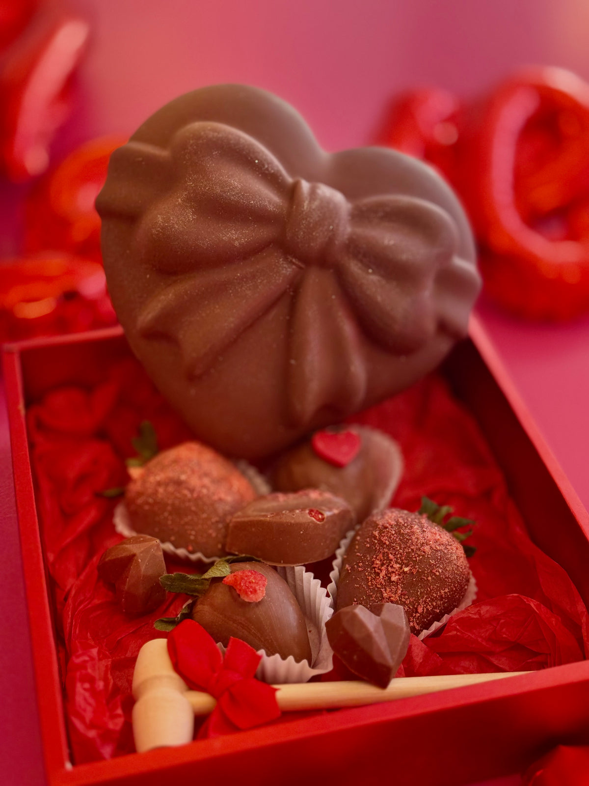 Chocolate Smash Heart with Chocolate-Dipped Strawberries 🍓🍫