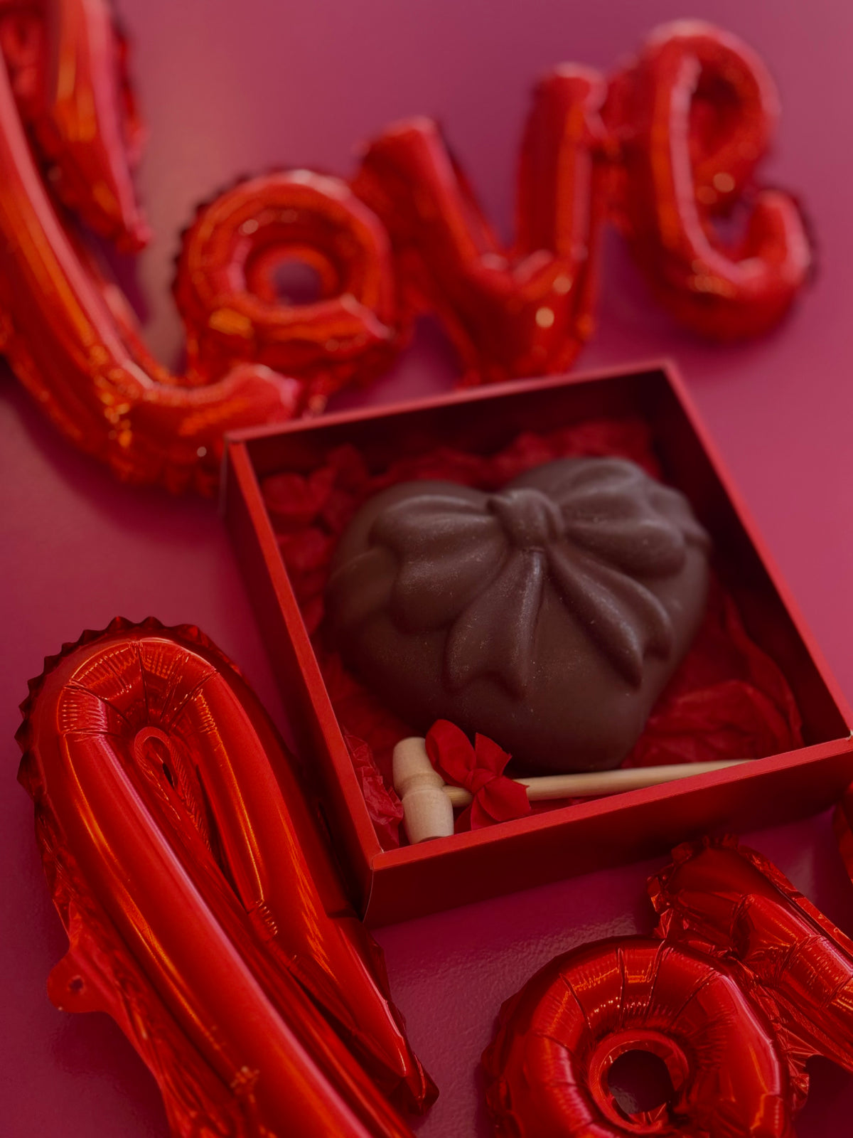 Chocolate Smash Heart with Chocolate-Dipped Strawberries 🍓🍫
