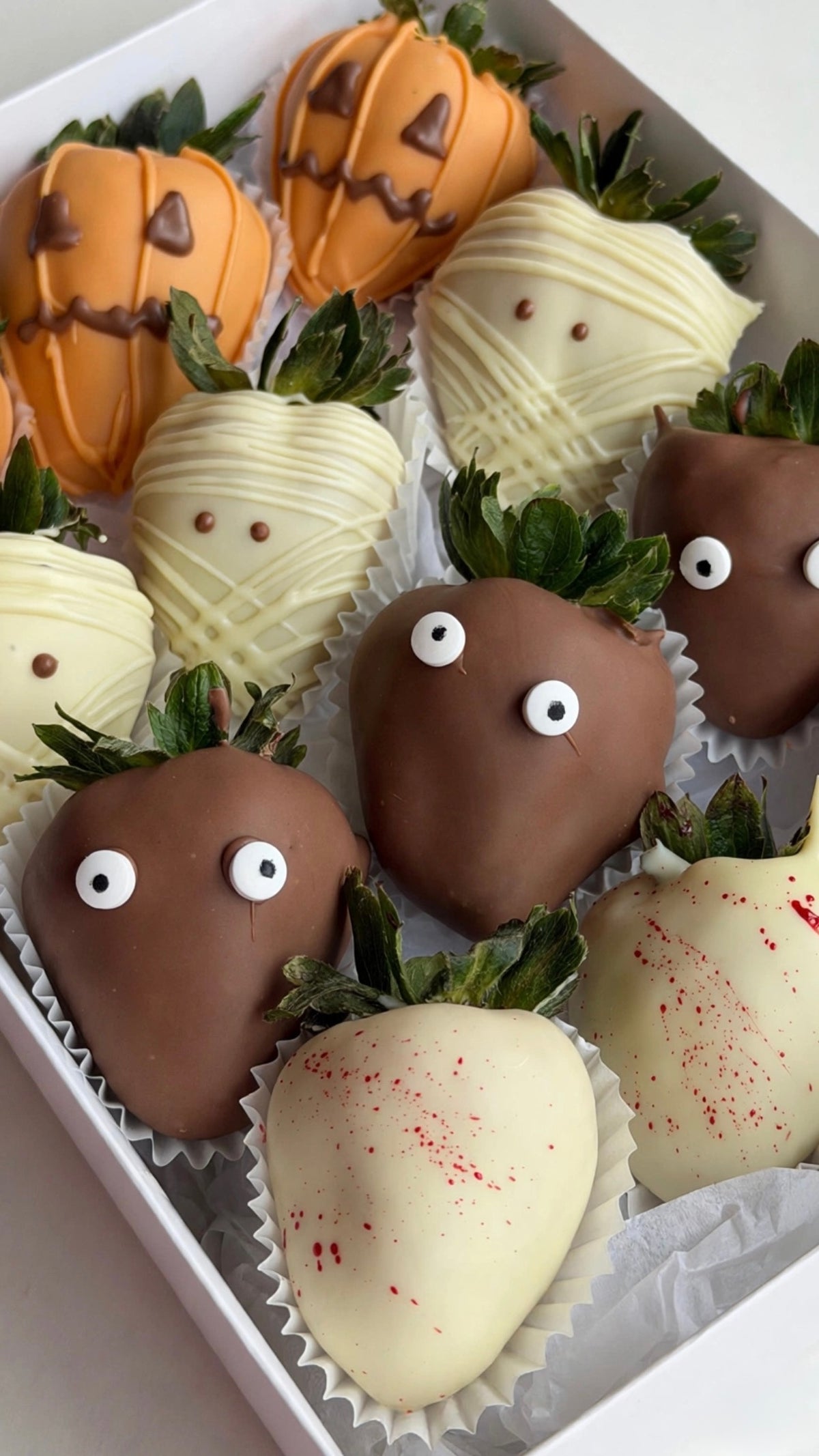 Spooky Season Limited Edition Chocolate-Covered Strawberries